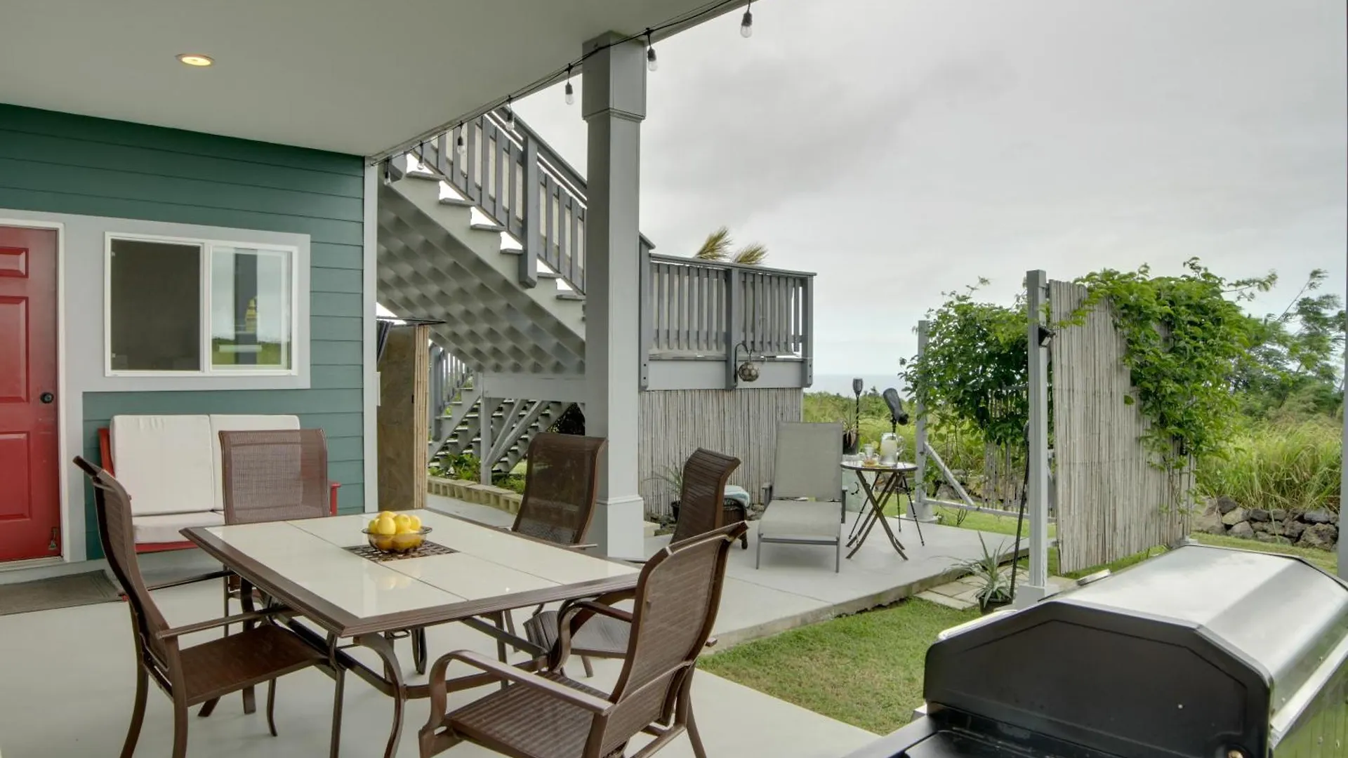 The Aloha Green House Retreat With Ocean Views! Naalehu