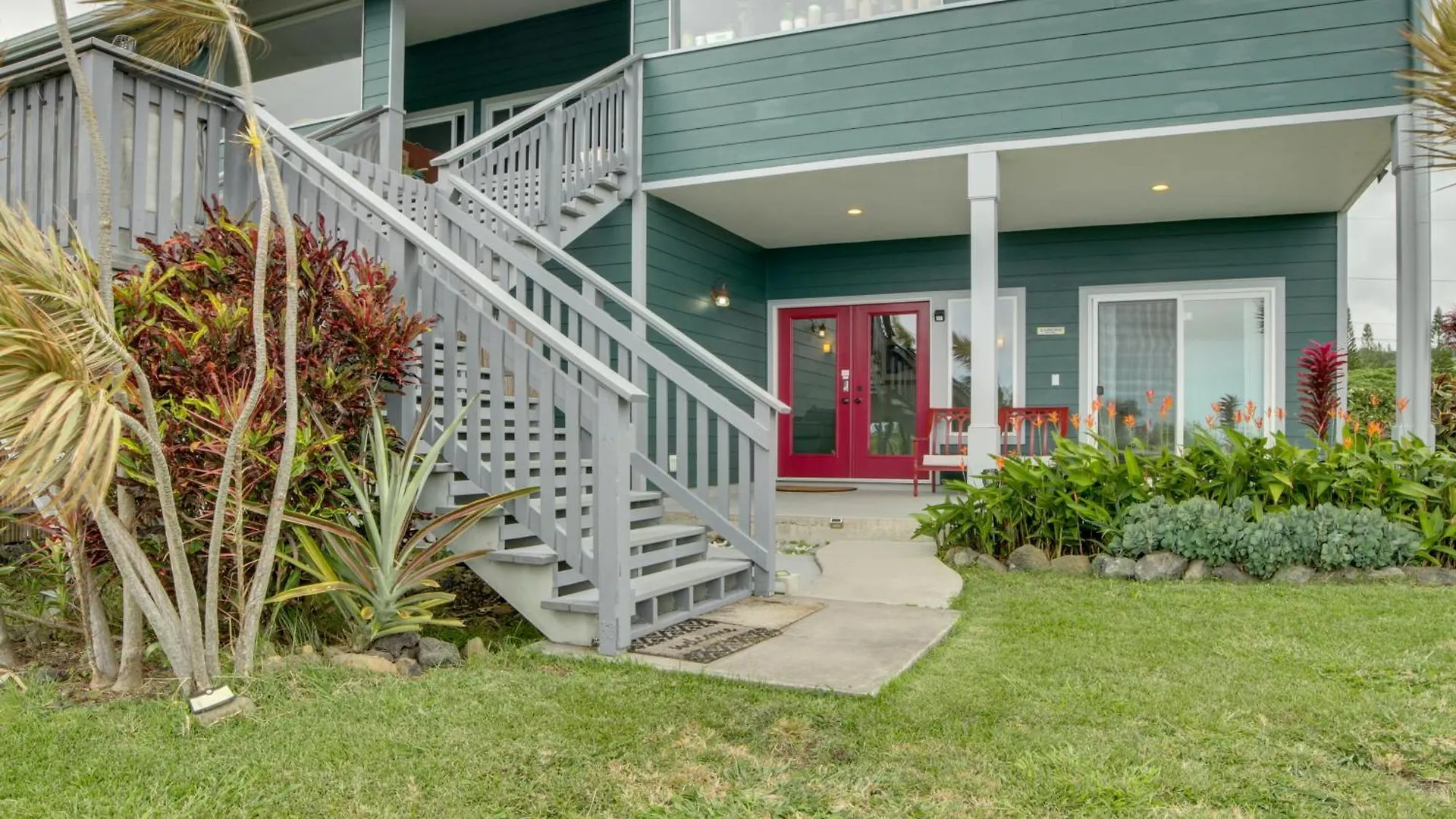 The Aloha Green House Retreat With Ocean Views! Naalehu